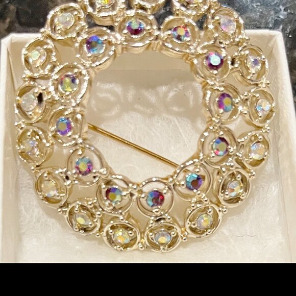 Vintage Crystal Beaded Round Wreath Brooch Pin by DODDS - Picture 3 of 10